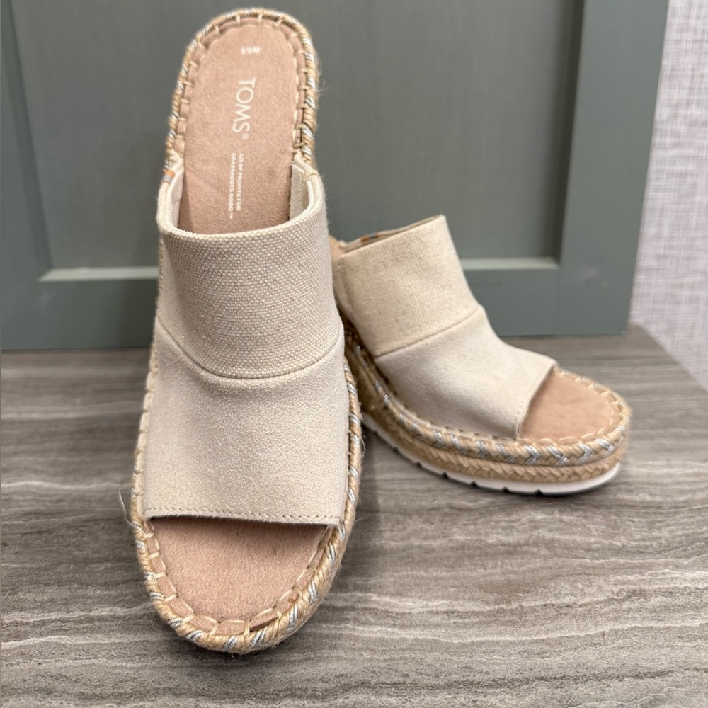 TOMS Women's Beige Espadrille Wedges